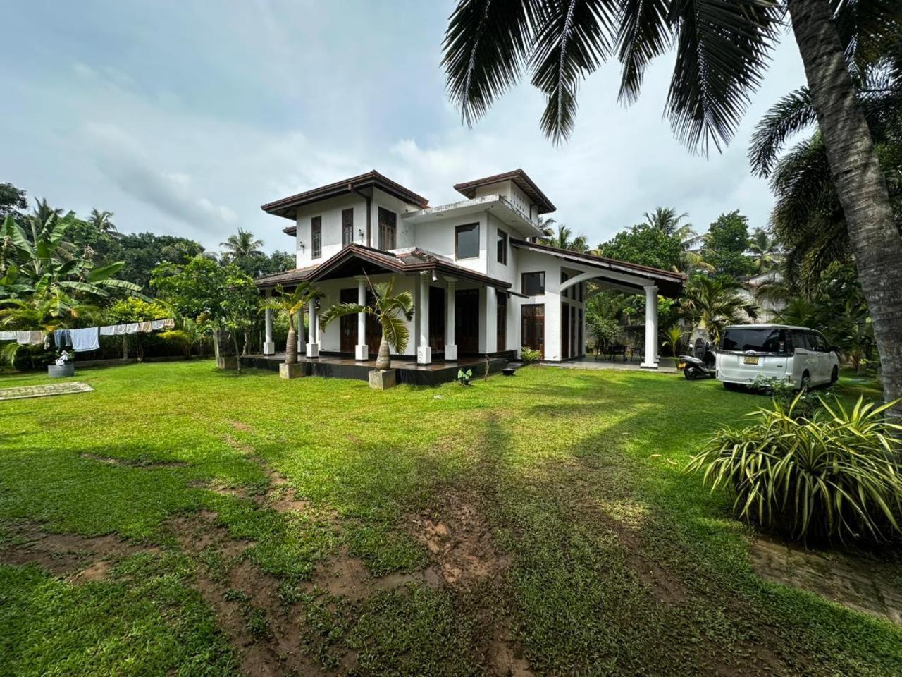 Curve Hiri Apartment Dickwella Exterior photo