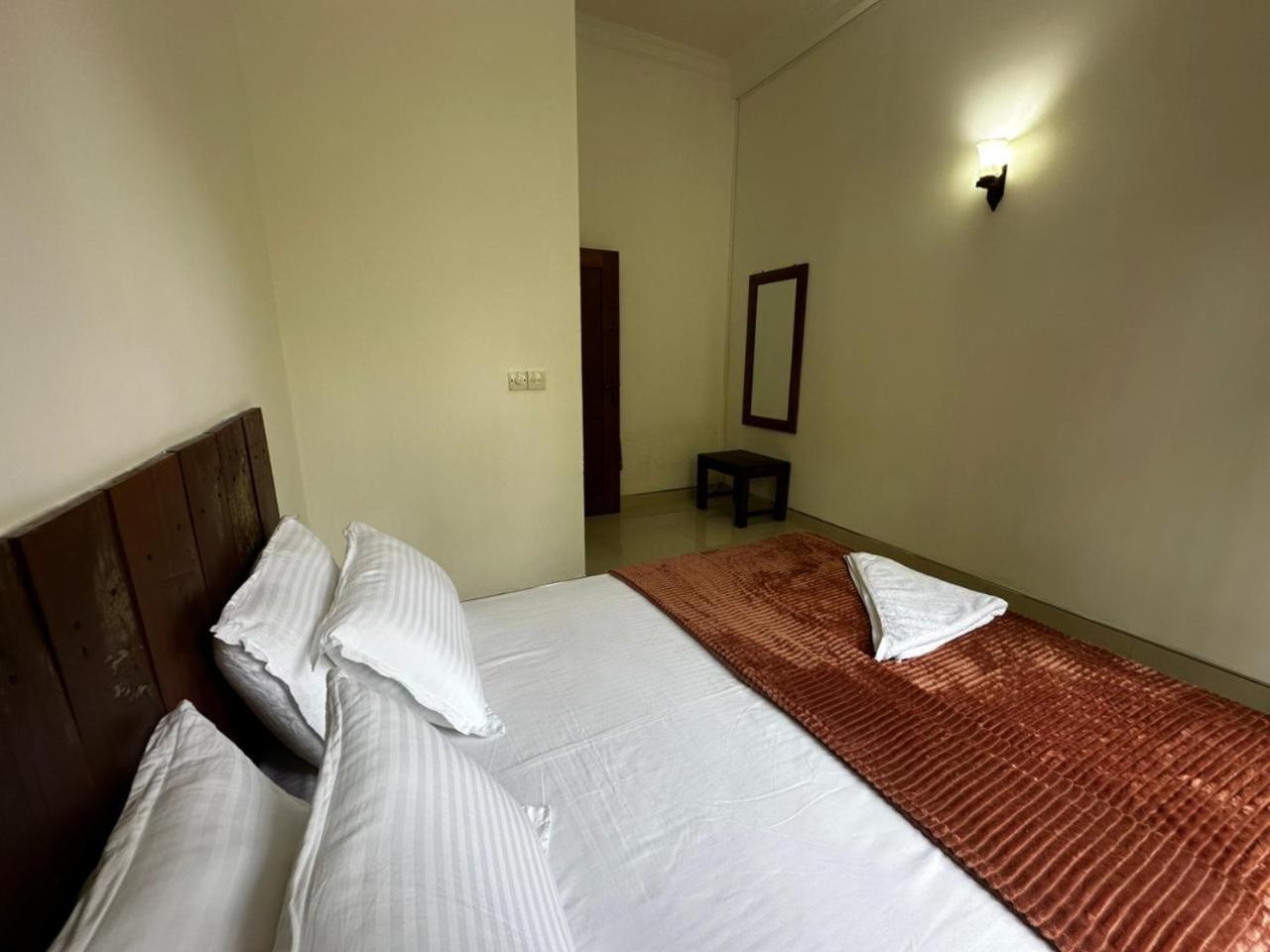 Curve Hiri Apartment Dickwella Exterior photo