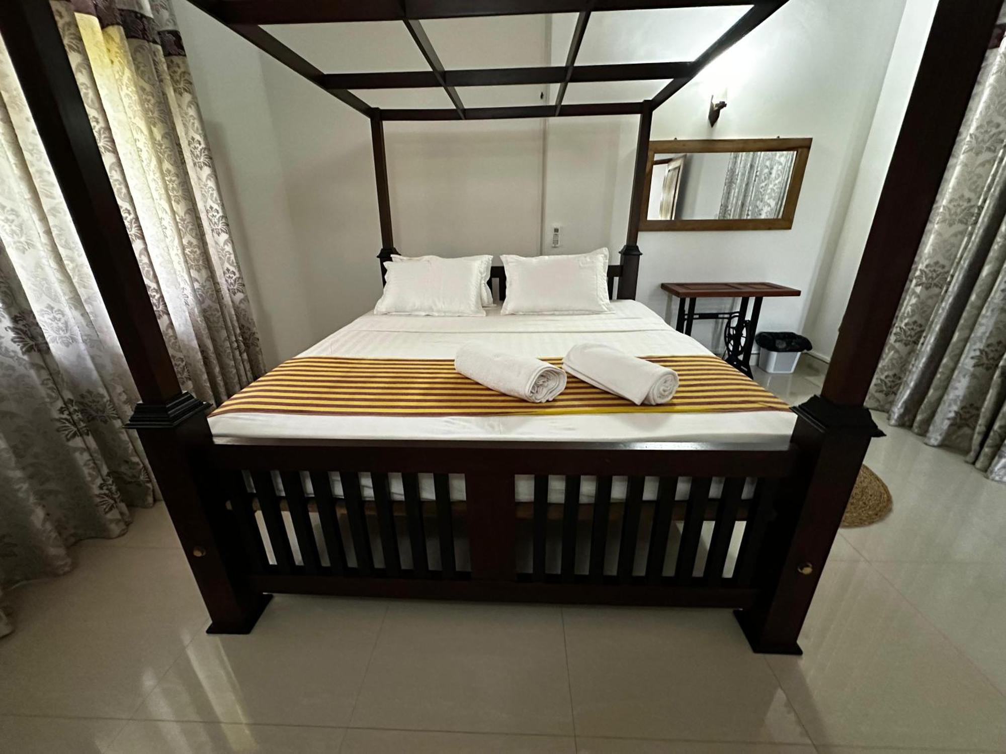 Curve Hiri Apartment Dickwella Exterior photo